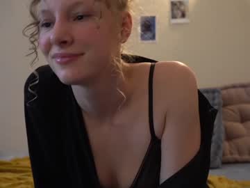 Nude girl sistinehashands image #3588861