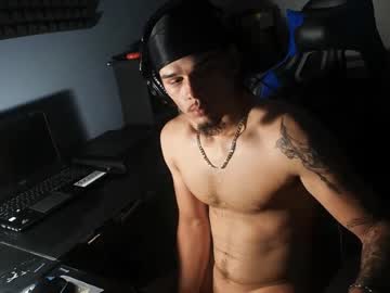 Nude man kylewhitedgs image #4034124