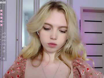 Nude girl small_blondee image #3789938