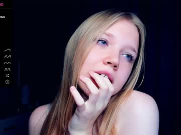 Nude girl hug_honestly image #5772199