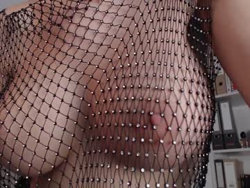 Nude girl eat_mee_out image #1961074
