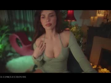 Nude girl lucieoude_ image #3363049
