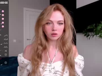 Nude girl small_blondee image #1910541