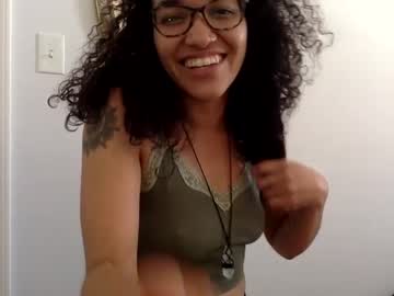 honeyglo nude cam