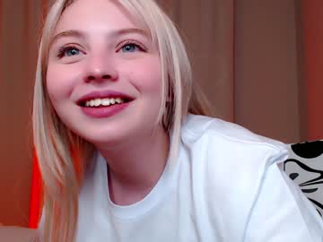 Nude girl shy_blondiee image #3669953