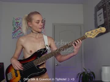 Nude girl petitebrat image #6693118