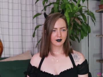 Nude girl maeveminx image #3706136