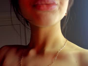 Nude girl lean_lie image #3594771