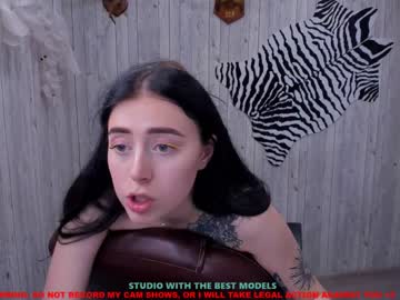 katisarks_coy nude cam