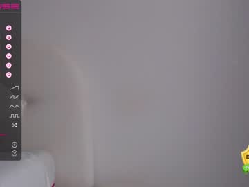Nude girl theellenshow image #2747962