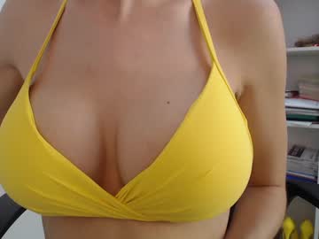 Nude girl eat_mee_out image #2162736