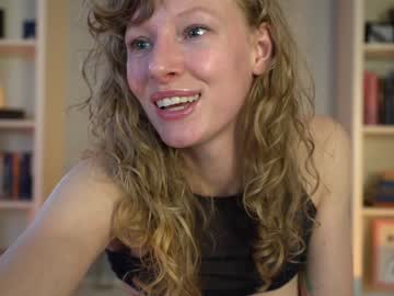 Nude girl sistinehashands image #1667216
