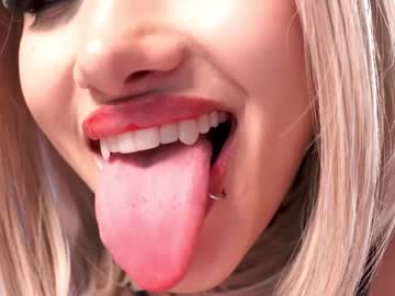 Nude girl goth_dolll image #6364185