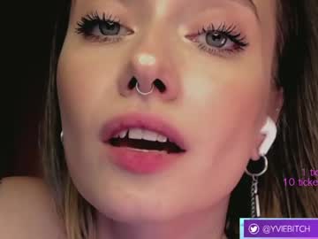 Nude girl _yvie_ image #3645629
