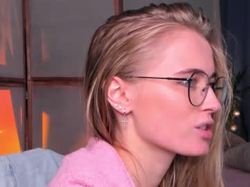 Nude girl linellali image #2686606