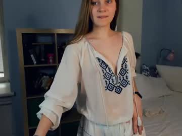Nude girl youne_and_beautiful image #4165922