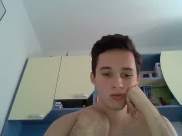 wht_boy nude cam