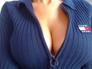 Nude girl eat_mee_out image #2678738