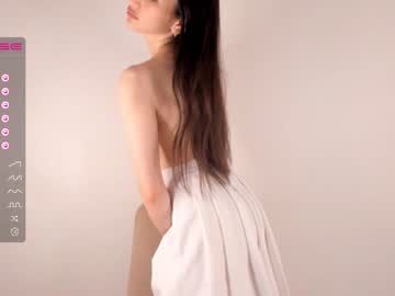 Nude girl juliepenningtona image #4695276