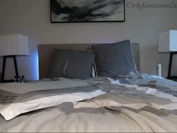 Nude couple ari_lovexo image #1403060