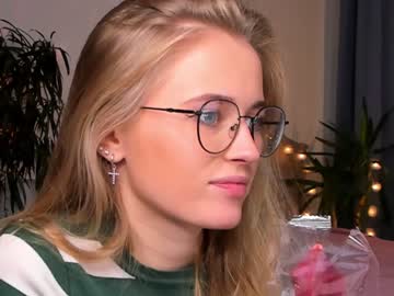 Nude girl linellali image #2657493