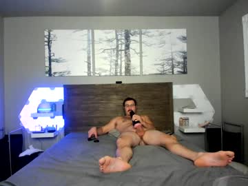 Nude man crossingtheroad image #2877109