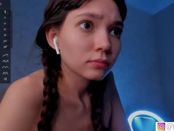 Nude girl bzzzme image #6342982