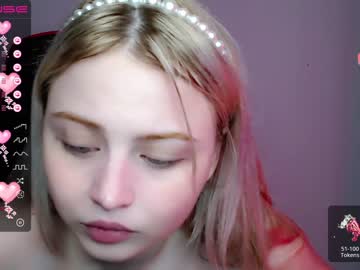 Nude girl shy_blondiee image #3798793
