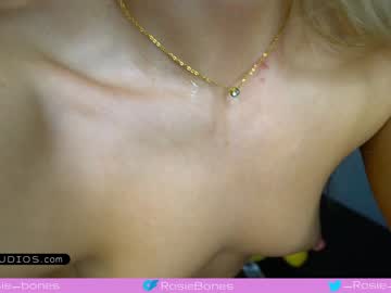 Nude girl rosiebones image #3533599