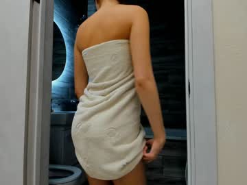 Nude girl emilybatee image #3962335