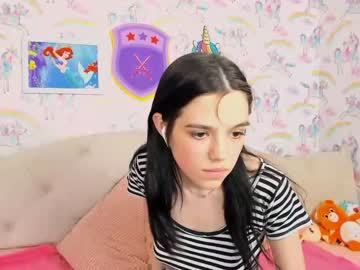 adria_raee nude cam