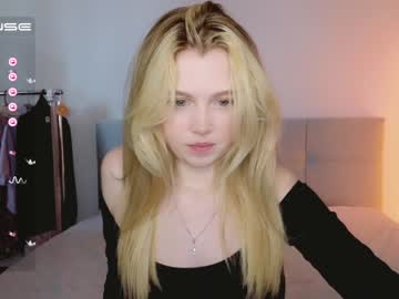 Nude girl small_blondee image #4458309