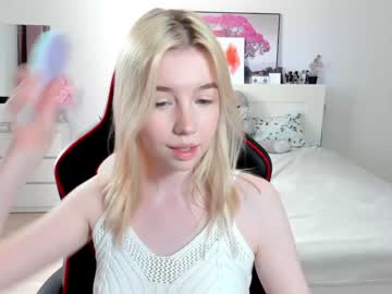 _emiliaaa nude cam