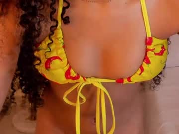 lucia_aven nude cam