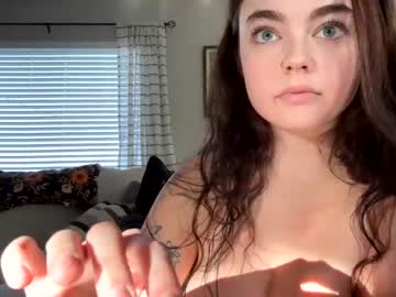 lucyluvver nude cam