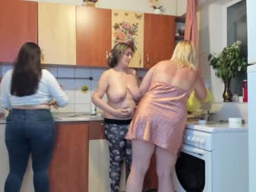 Nude couple juliana35 image #1689916