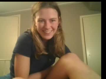 littleyara nude cam