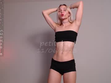 Nude girl petitebrat image #5615238